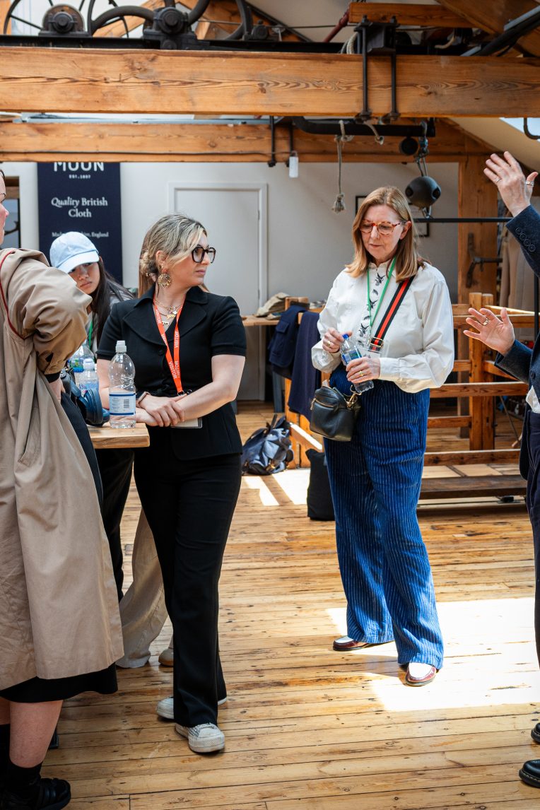 Women in Tailoring : Moons 21